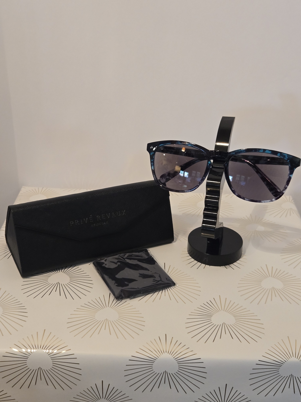 🔥PRIVE REVAUX Blue Tortoise Cat-Eye Magnified Sunglasses